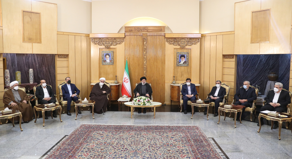 Raeisi: Strengthening of cooperation with neighbors Iran's top foreign policy priority