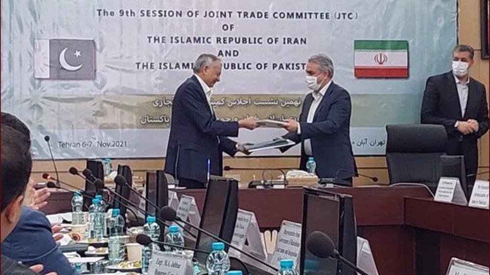 Iran, Pakistan look to new era in trade with barter deal 