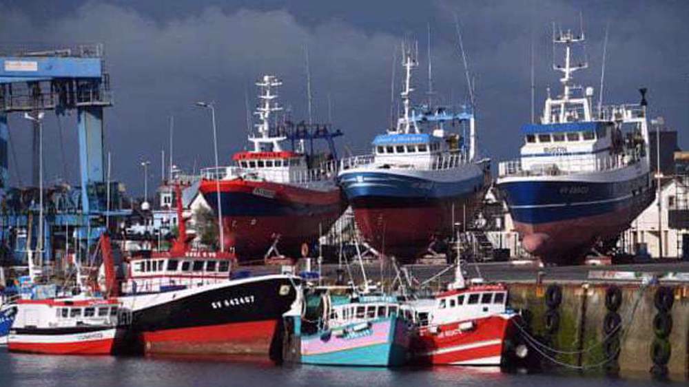 French fishermen threaten to disrupt British imports in fishing row