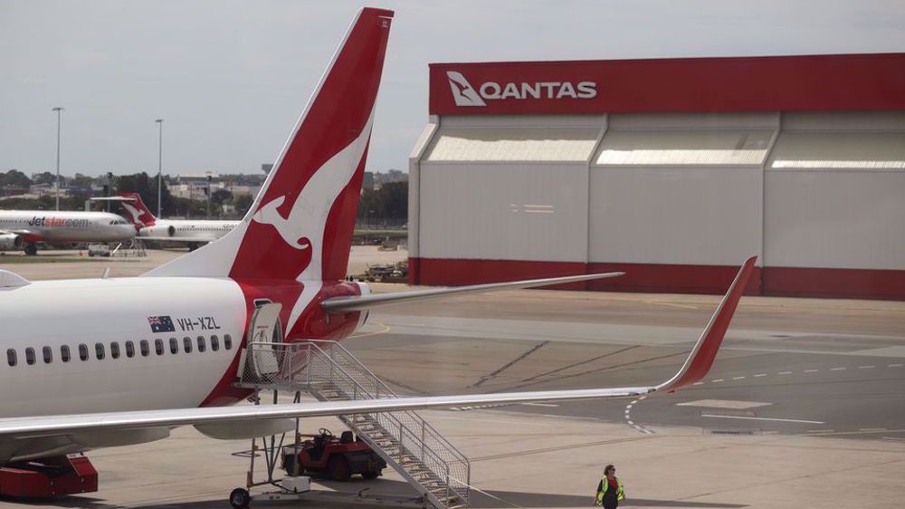 Qantas to switch domestic fleet to Airbus in blow to Boeing