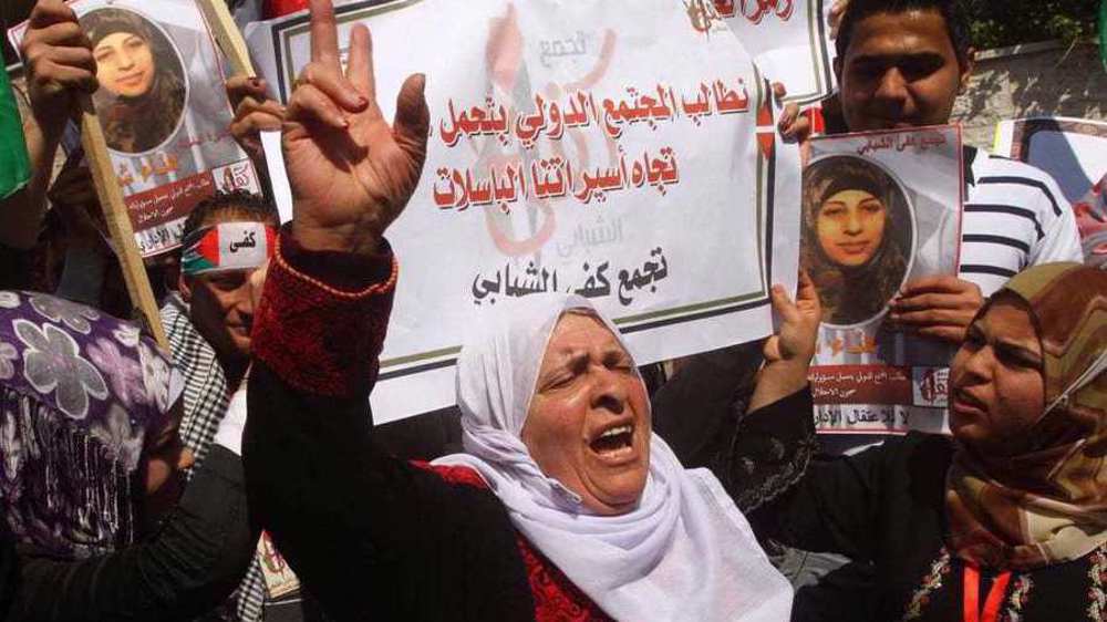 Female Palestinian inmates begin hunger strike to protest Israeli maltreatment