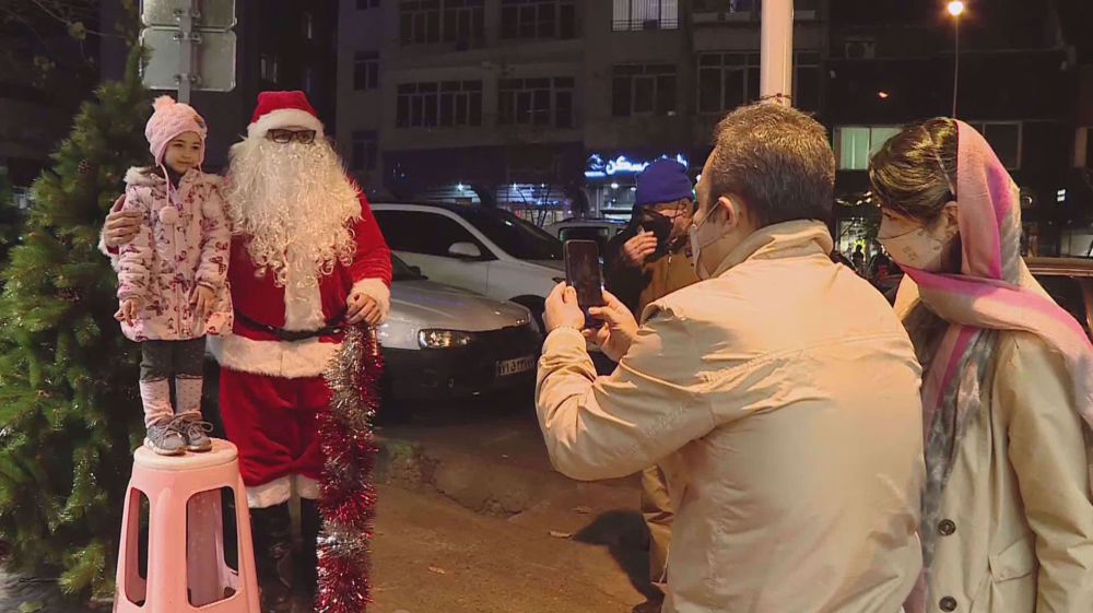 Christians in Iran celebrate Christmas with Omicron precautions