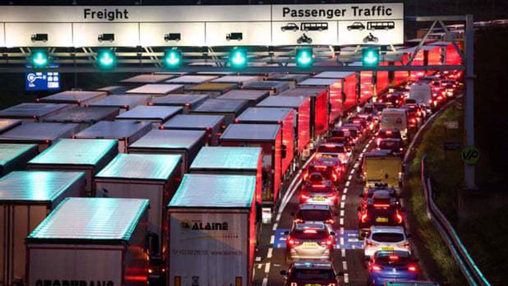 France suspends transit ban for UK nationals