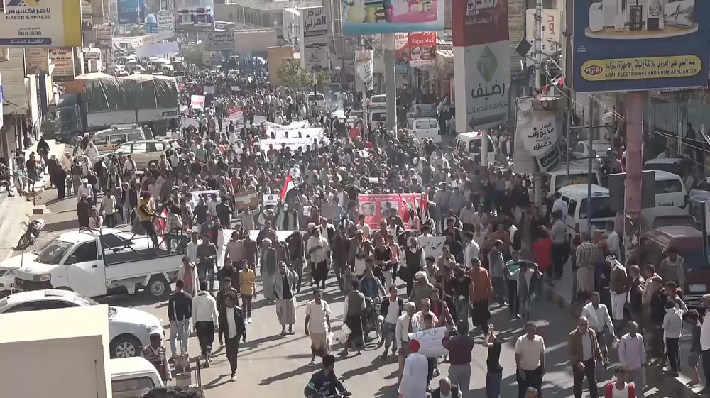 Yemenis rally against Saudi-backed government in southern Yemen