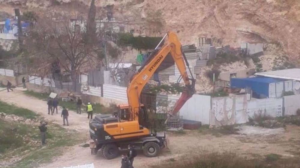 Israeli bulldozers raze Palestinian homes in occupied East al-Quds