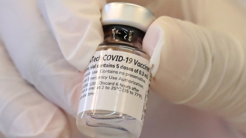 US officer sues over mandatory COVID-19 vaccination