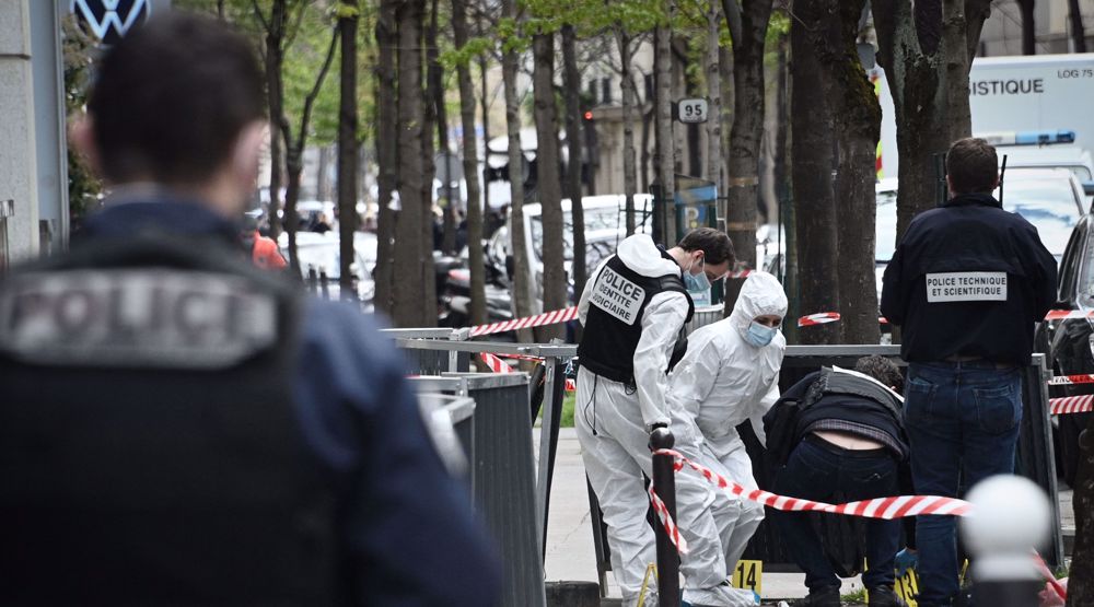 Gunman shoots man dead in front of Paris hospital in apparent score-settling