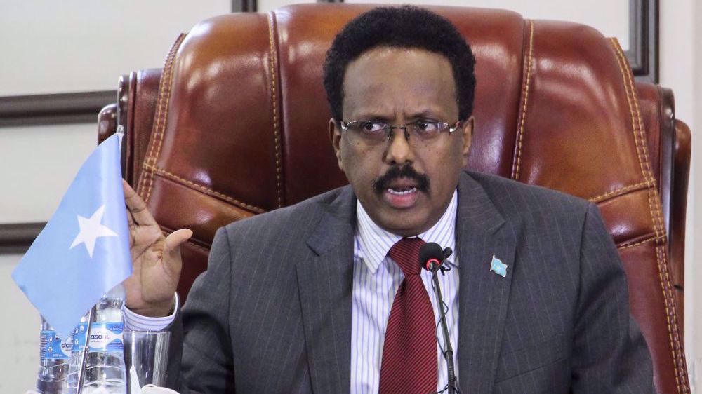 Somalia’s president signs law extending own term for 2 years