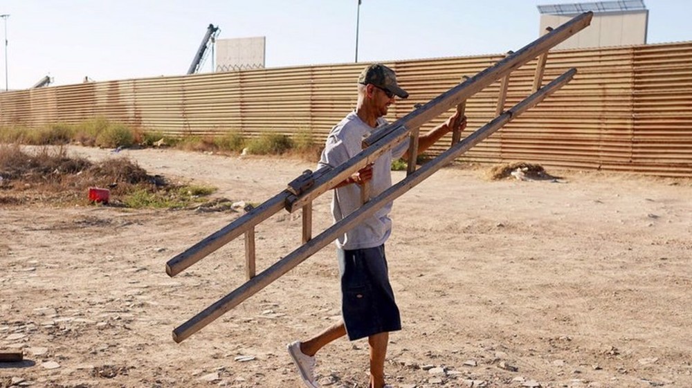 Trump's $15 billion border wall being easily defeated by $5 ladders