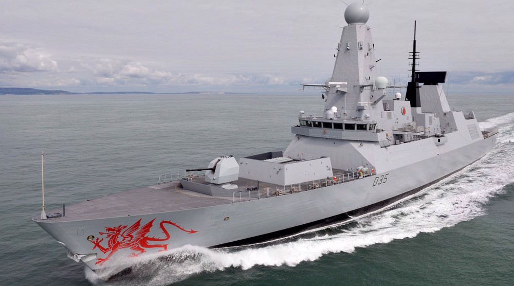 Royal Navy warship ‘expelled from Crimean coast’ by Russian forces, FSB reveals