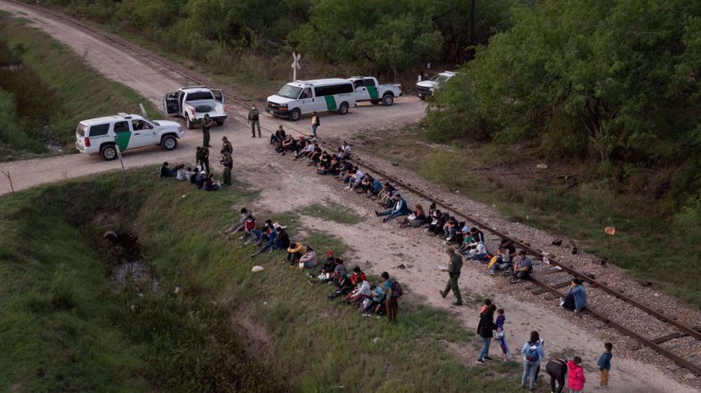 Texas, Arizona Govs. urging states to send police to help deal with border crisis