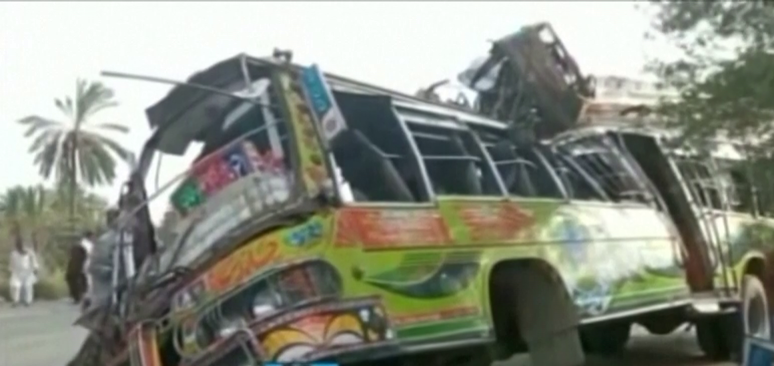 At least 30 killed as passenger bus, truck collide in Pakistan