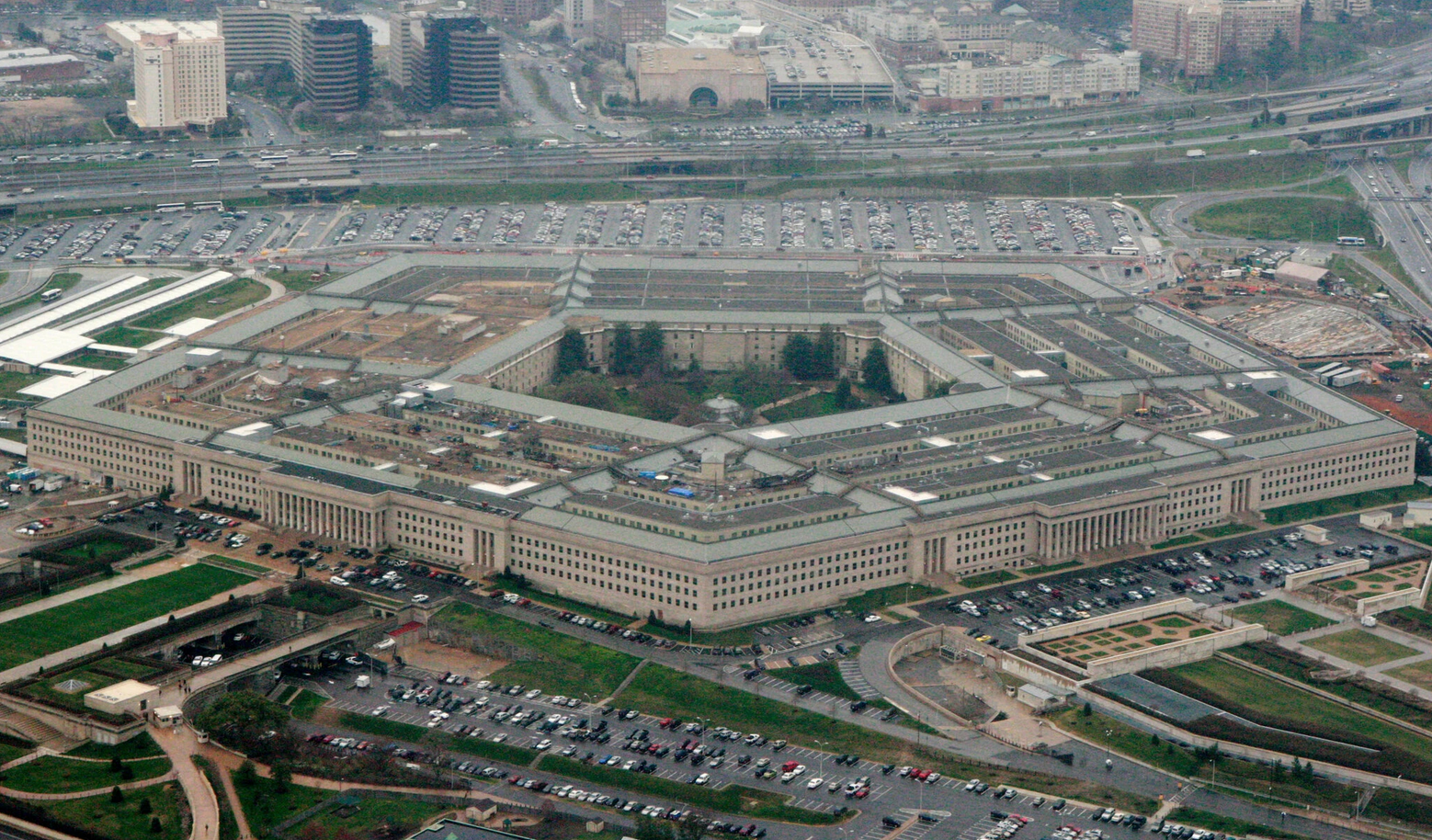 Pentagon cancels $10bn contract with Microsoft after Amazon challenge