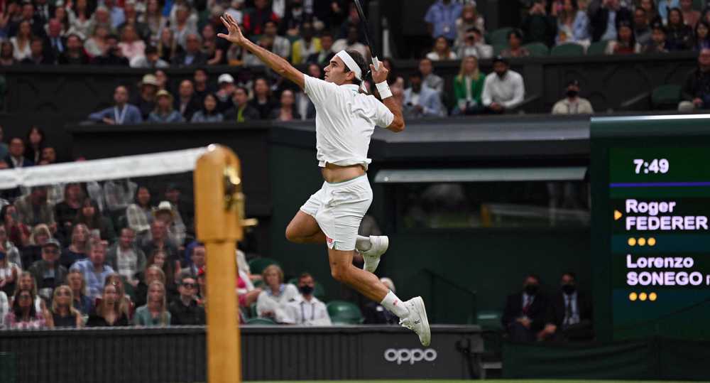 Wimbledon: Federer crushes Sonego , reaches quarters 