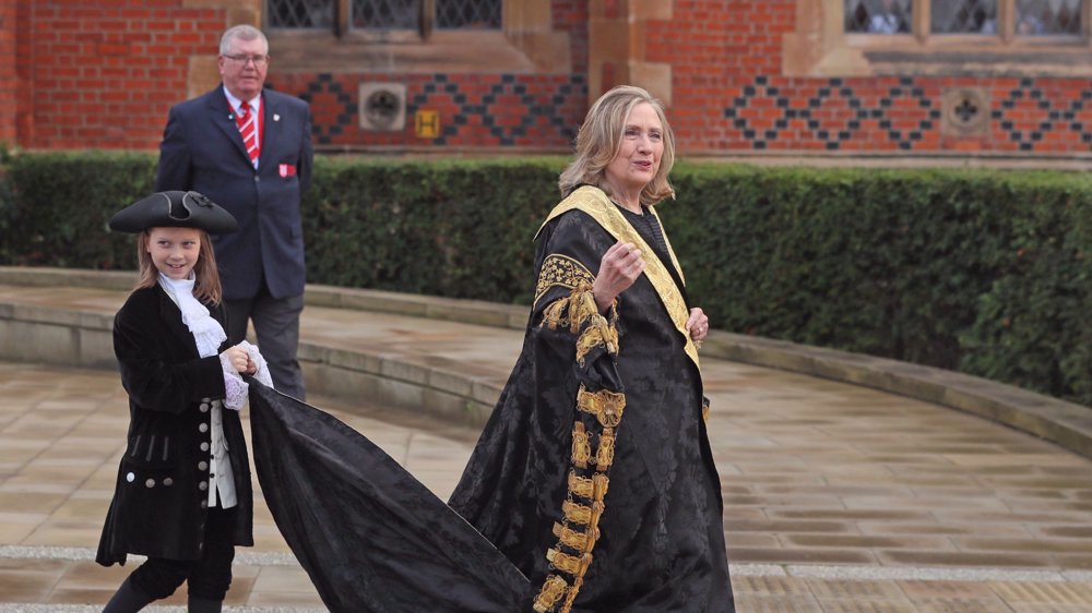 ‘War criminal’: Hillary Clinton booed in Belfast while accepting Queen’s chancellorship