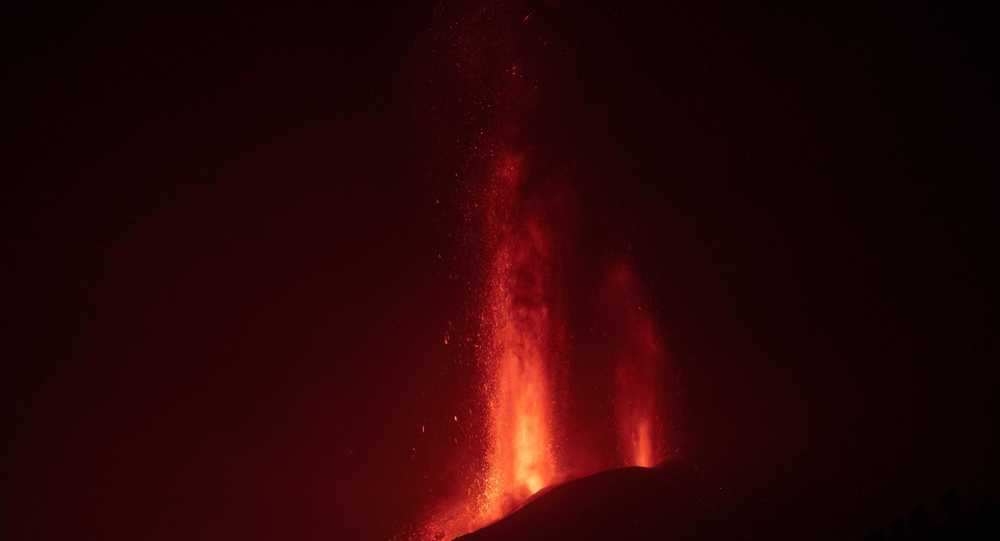 La Palma volcano spews red hot lava overnight 