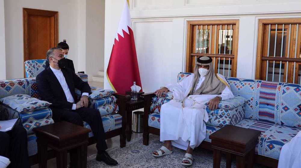 Meeting Qatari emir, Iran FM conveys message of enhanced ties with regional states