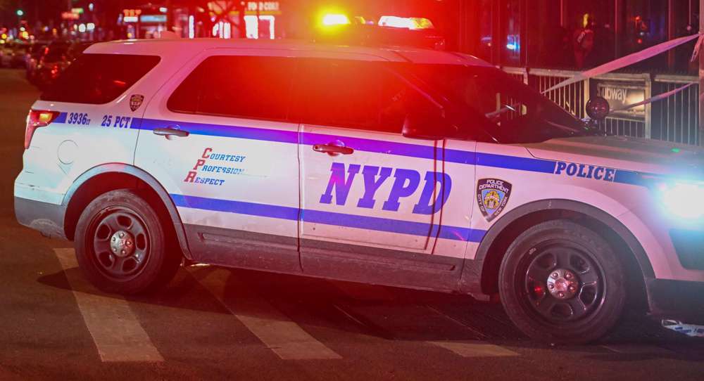 New York mayor calls for gun reforms