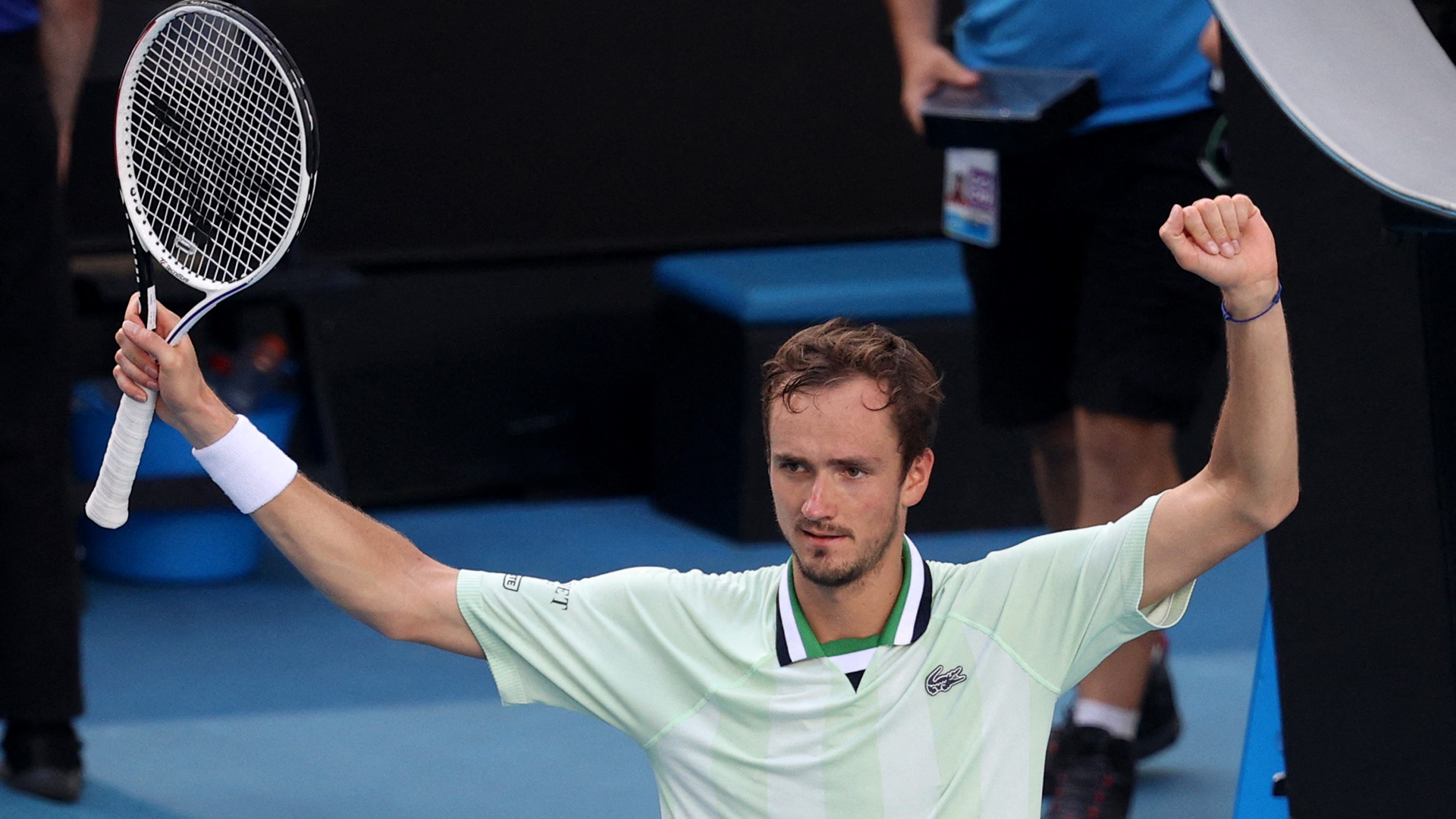 Australian Open: Medvedev defeats Cressy, reaches quarters