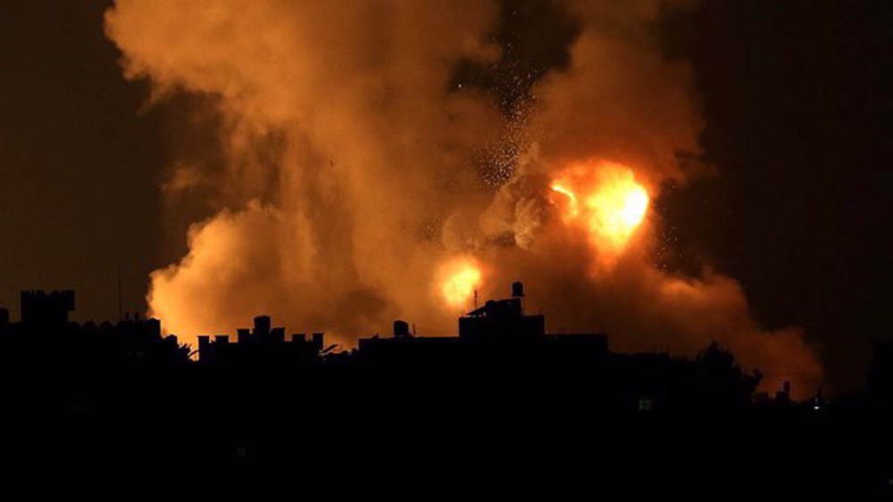 Saudi warplanes heavily bomb Yemeni cities amid internet blackout