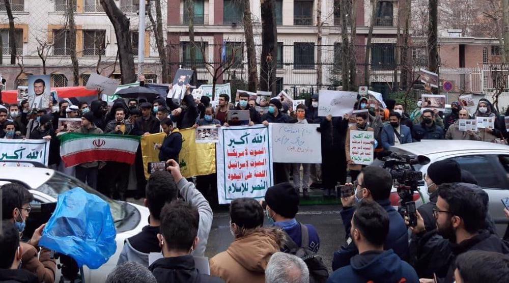 Iranian students rally outside UN office to slam Saudi-led aggression against Yemen