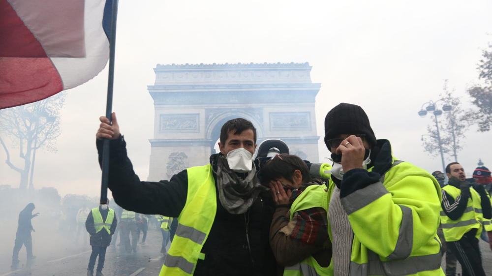 Yellow Vests predict social chaos if Macron re-elected