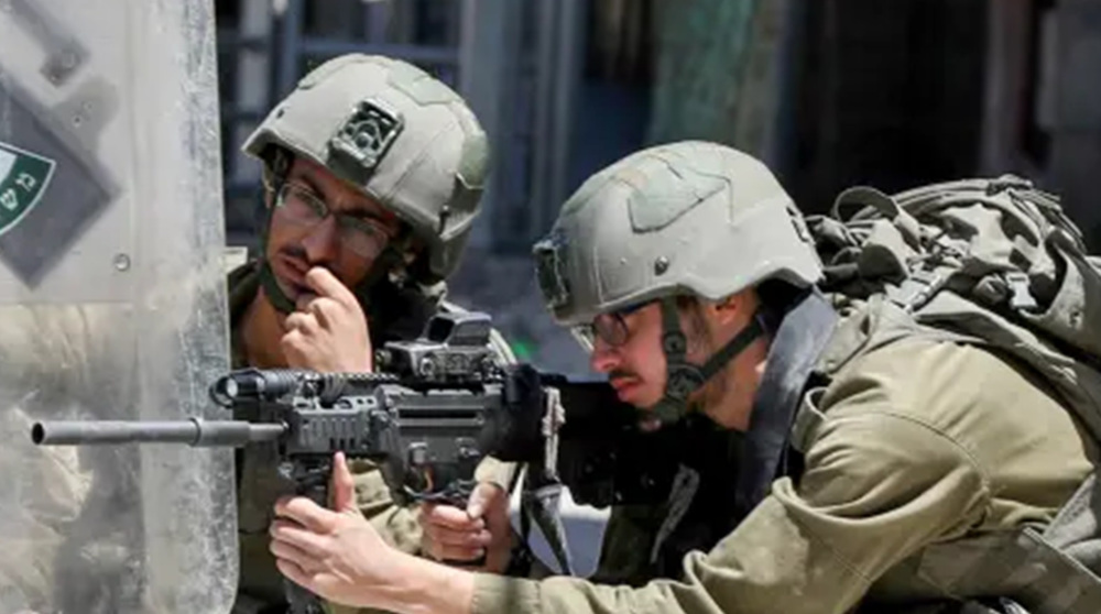 Israeli forces detain some 30 Palestinians in West Bank