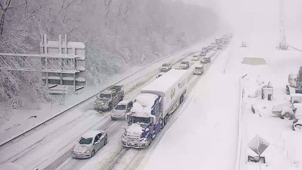 US snowstorm strands drivers for 24 hours or more