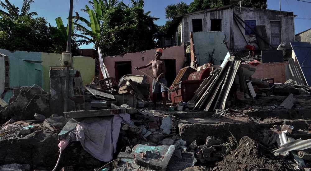 Heavy floods in northeastern Brazil leave hundreds homeless