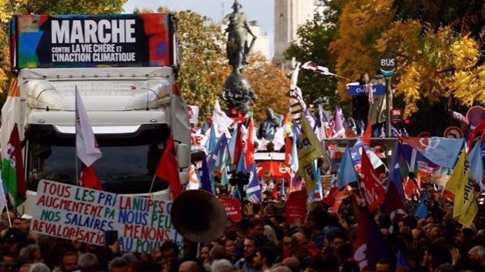 Fuel shortages: Thousands march in Paris for higher wages
