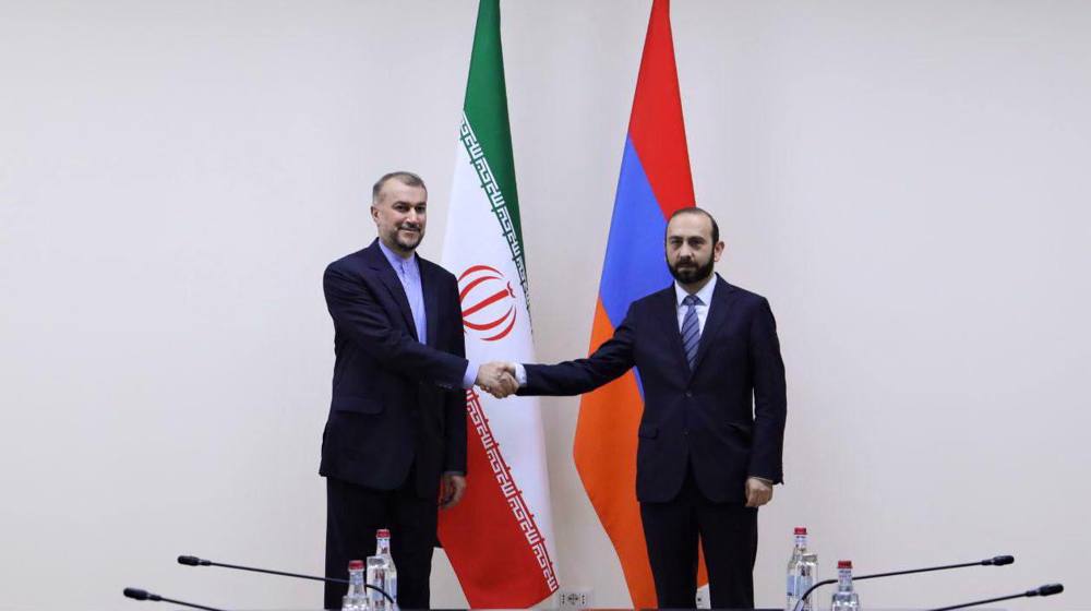 Iran's FM says Tehran regards Armenia's security as that of its own