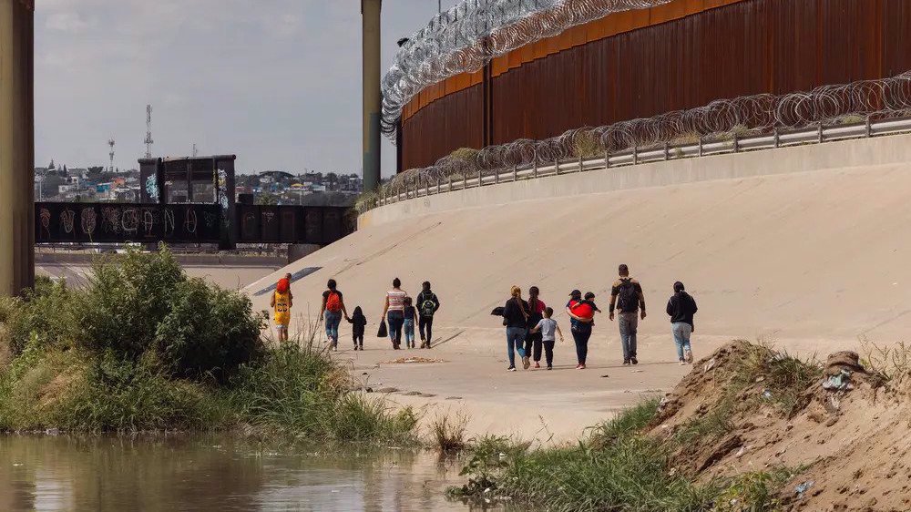 Record 2.3 million migrants arrested at southern US border this year  