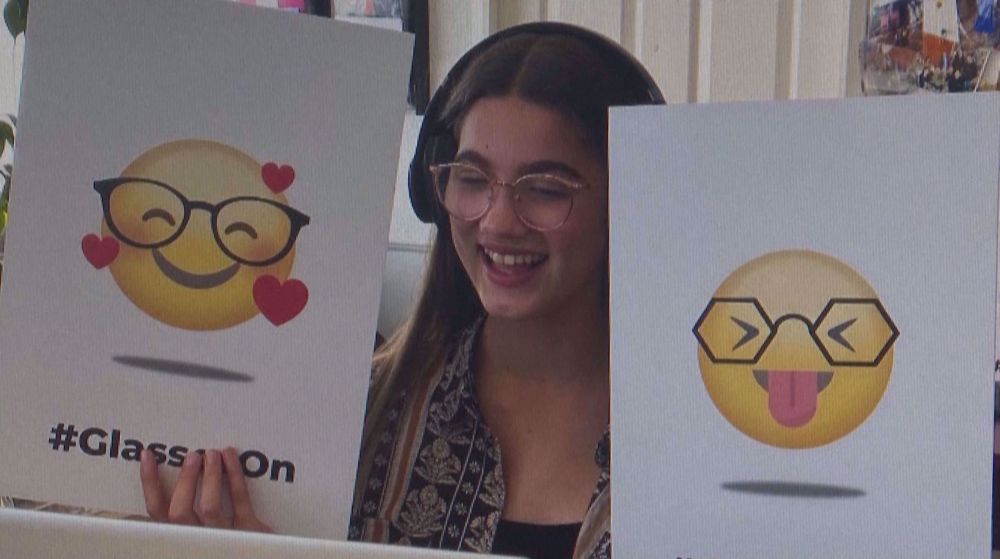 Make glasses cool with new emojis, urges UK schoolgirl