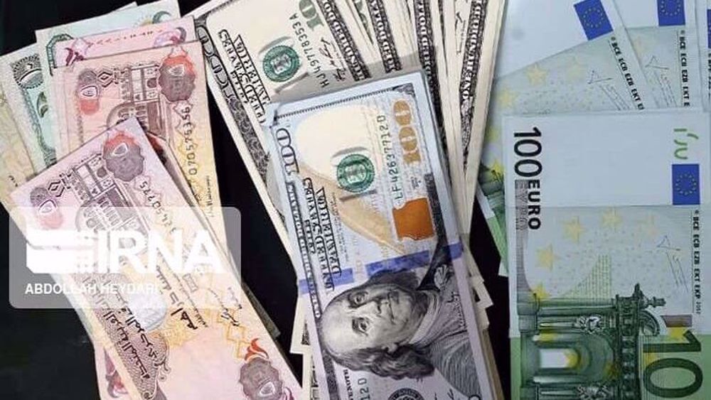 Iran blocks 2,300 foreign currency bank accounts