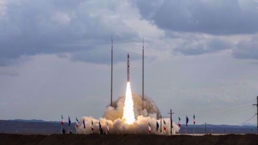IRGC successfully launches Qaem 100 satellite carrier