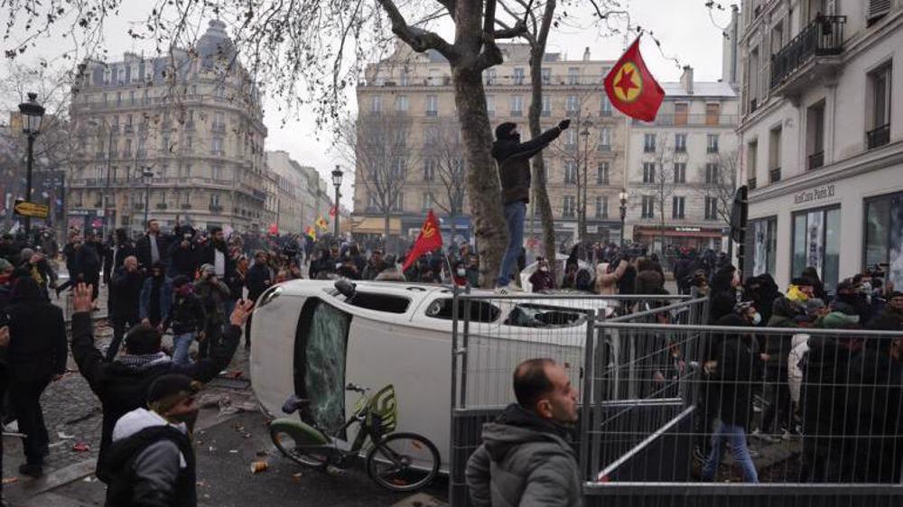 Paris : manifestations et violences policières