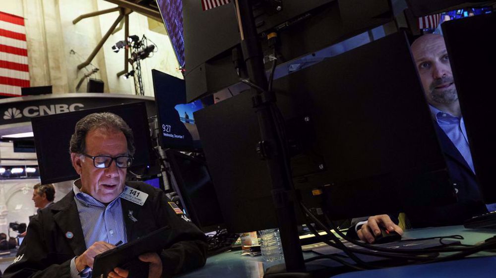 US stocks fall on recession fears, weak oil prices