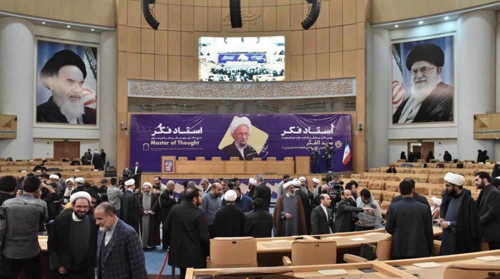 Tehran congress: Raeisi lauds Ayatollah Mesbah as ‘renowned jurisprudent’ 