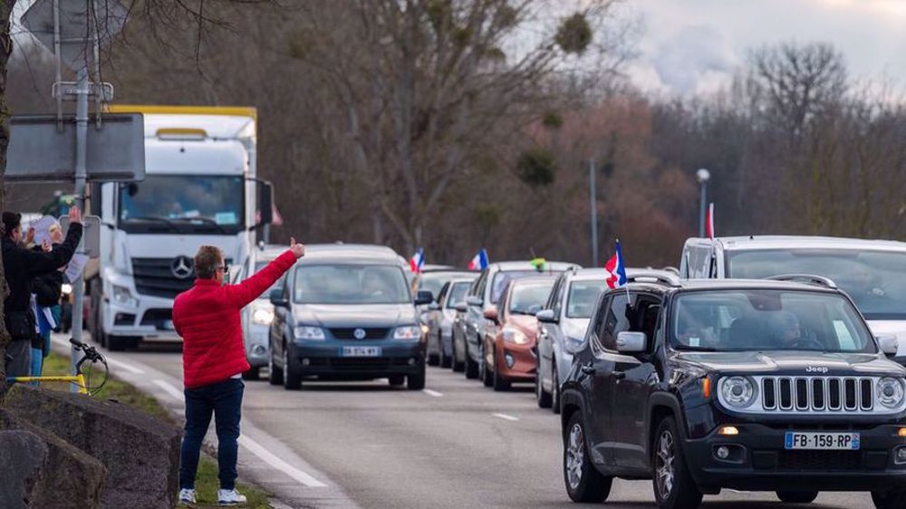 French police on alert as ‘freedom convoy’ protesters approach Paris