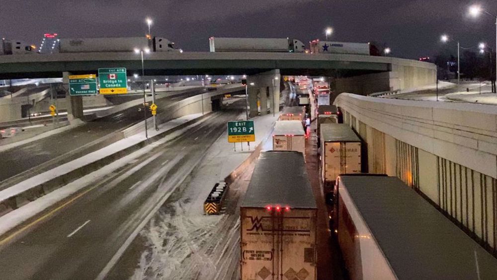 US-Canada crossing blocked by truckers fighting Trudeau's COVID mandate