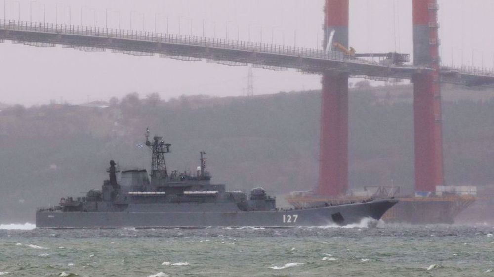 Russian warships transiting Black Sea straits for massive naval drills