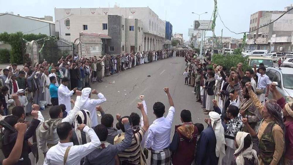 Yemenis stage protests against Saudi siege