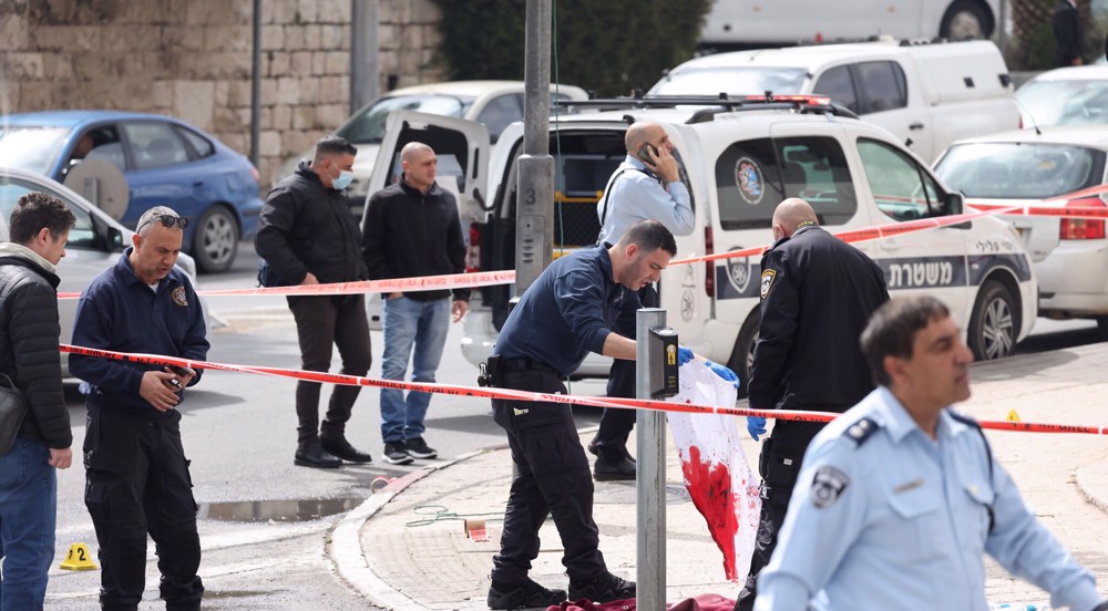 Israeli forces shoot, seriously injure Palestinian in alleged stabbing attack