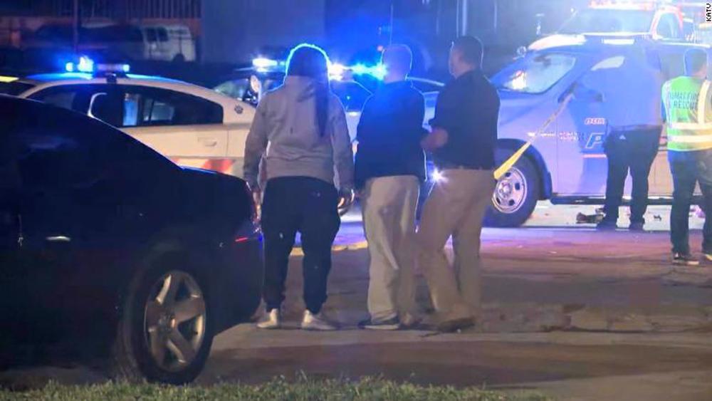 One dead, 24 injured in Arkansas car show shooting