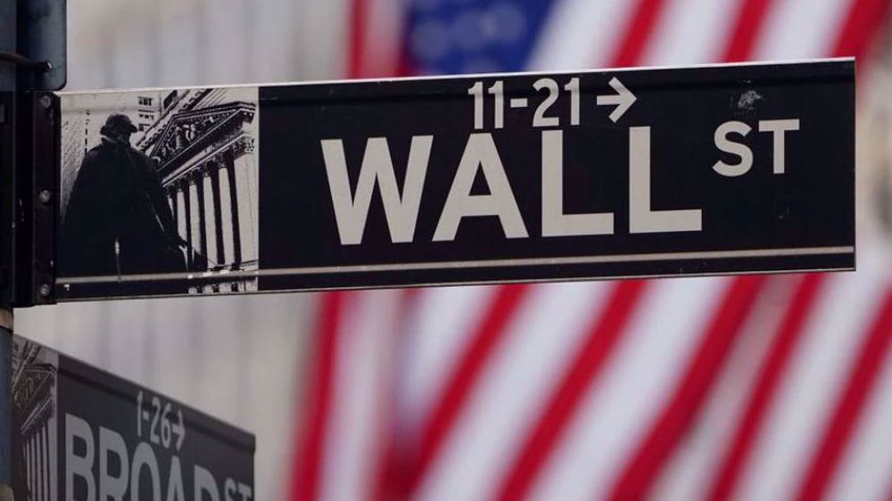 Wall Street stocks fall as oil climbs