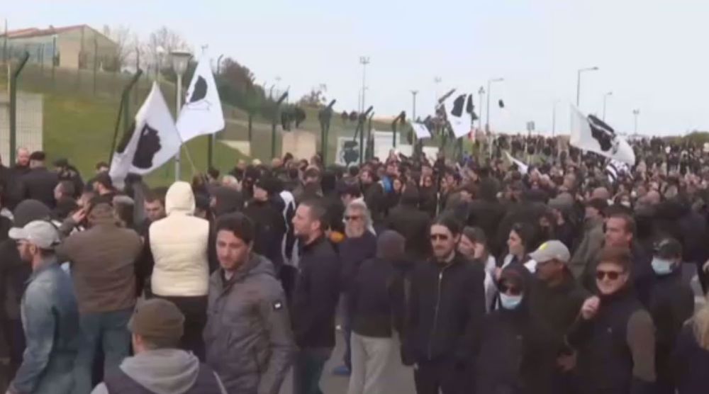 Pro-independence Corsicans hold tense rally outside French barracks