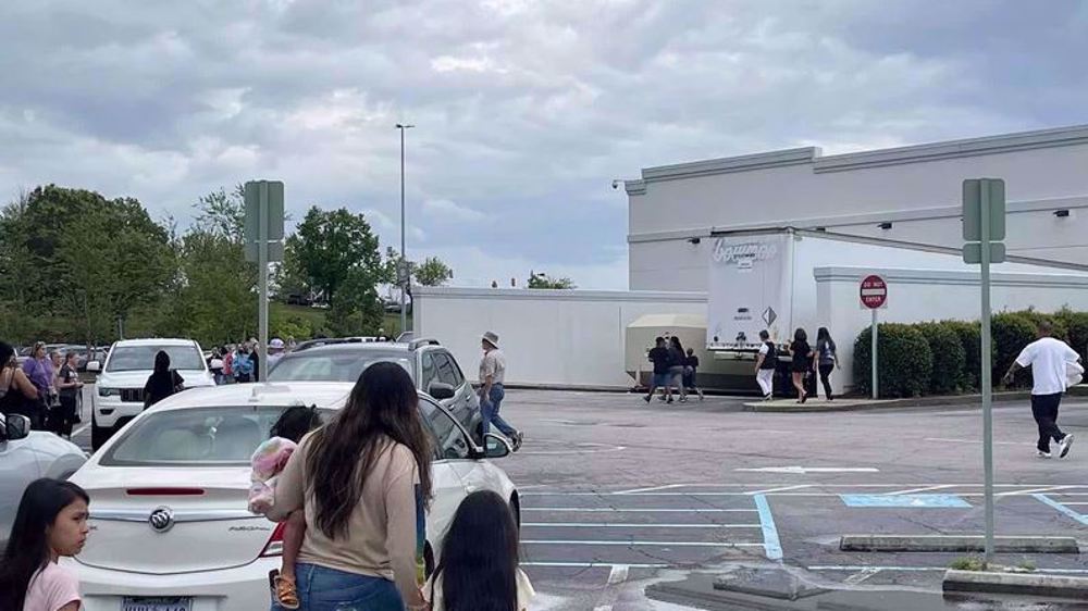 Twelve people shot at South Carolina shopping mall