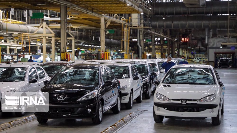 Iran to divest shares in large domestic carmakers