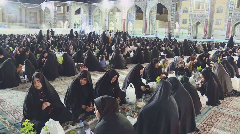 Iran's Mashhad hosts large-scale Ramadan breakfast