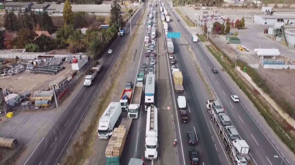 Chilean truckers on strike over insecurity on roads